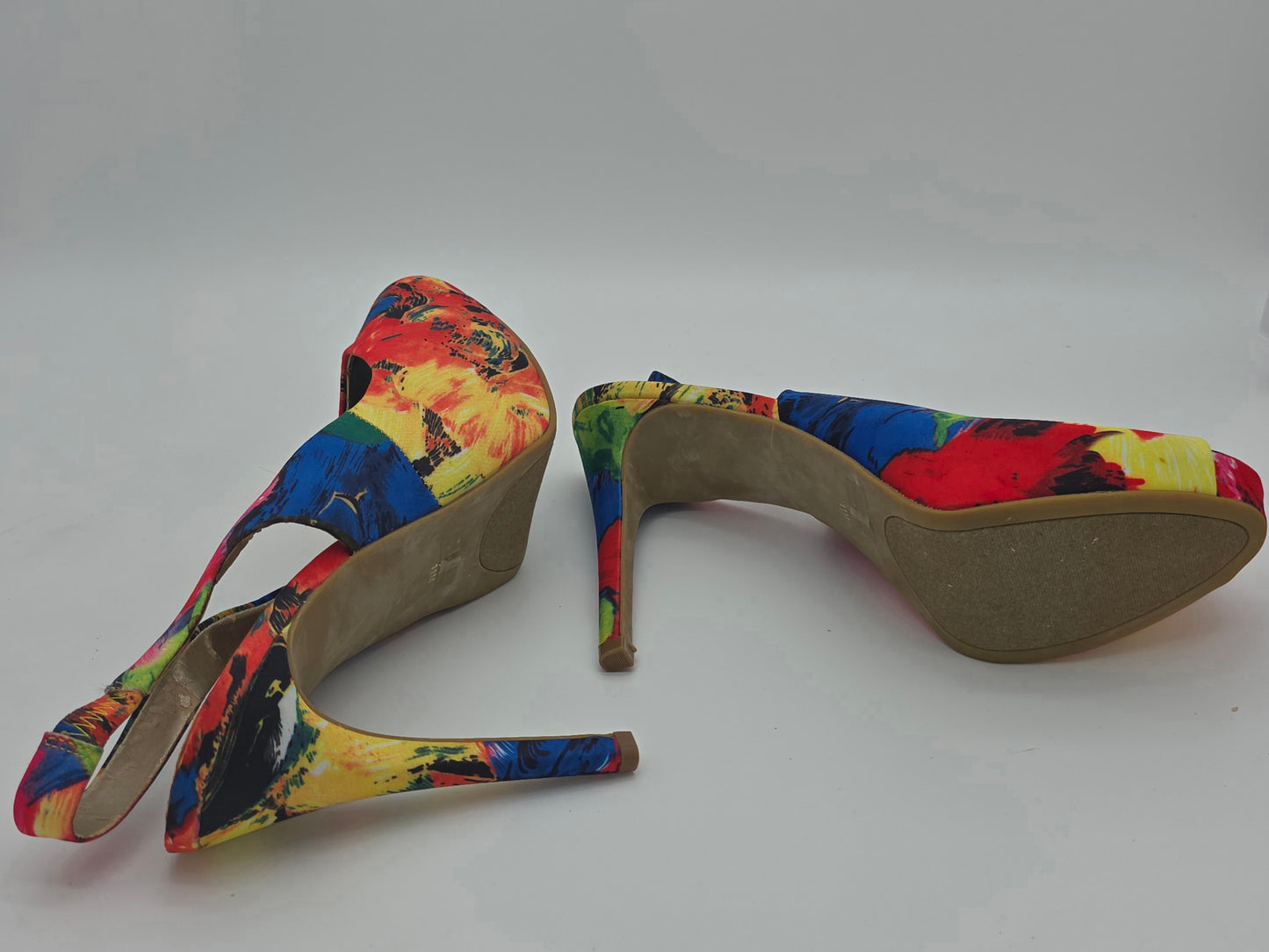 G by Guess Platform Peep-Toe Slingback Heels – Tropical Abstract Print