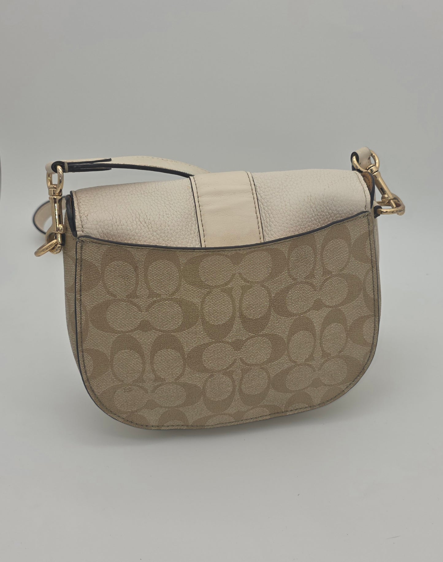 Coach Georgie Saddle Bag – Cream Leather & Signature Canvas, Gold Hardware