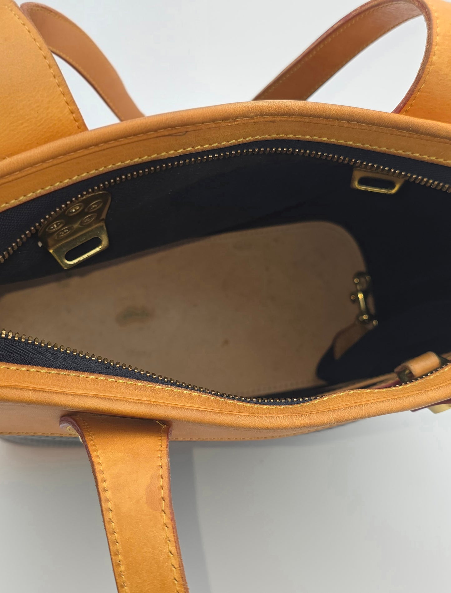 Dooney & Bourke Vintage Perforated Leather Bucket Bag Black Tan Crossbody USA