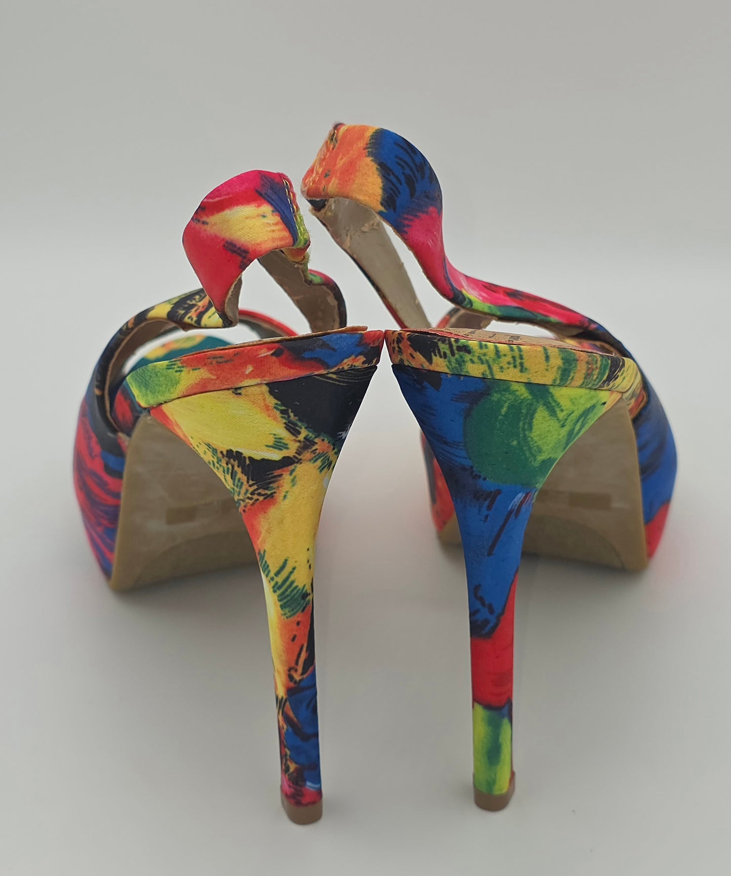 G by Guess Platform Peep-Toe Slingback Heels – Tropical Abstract Print