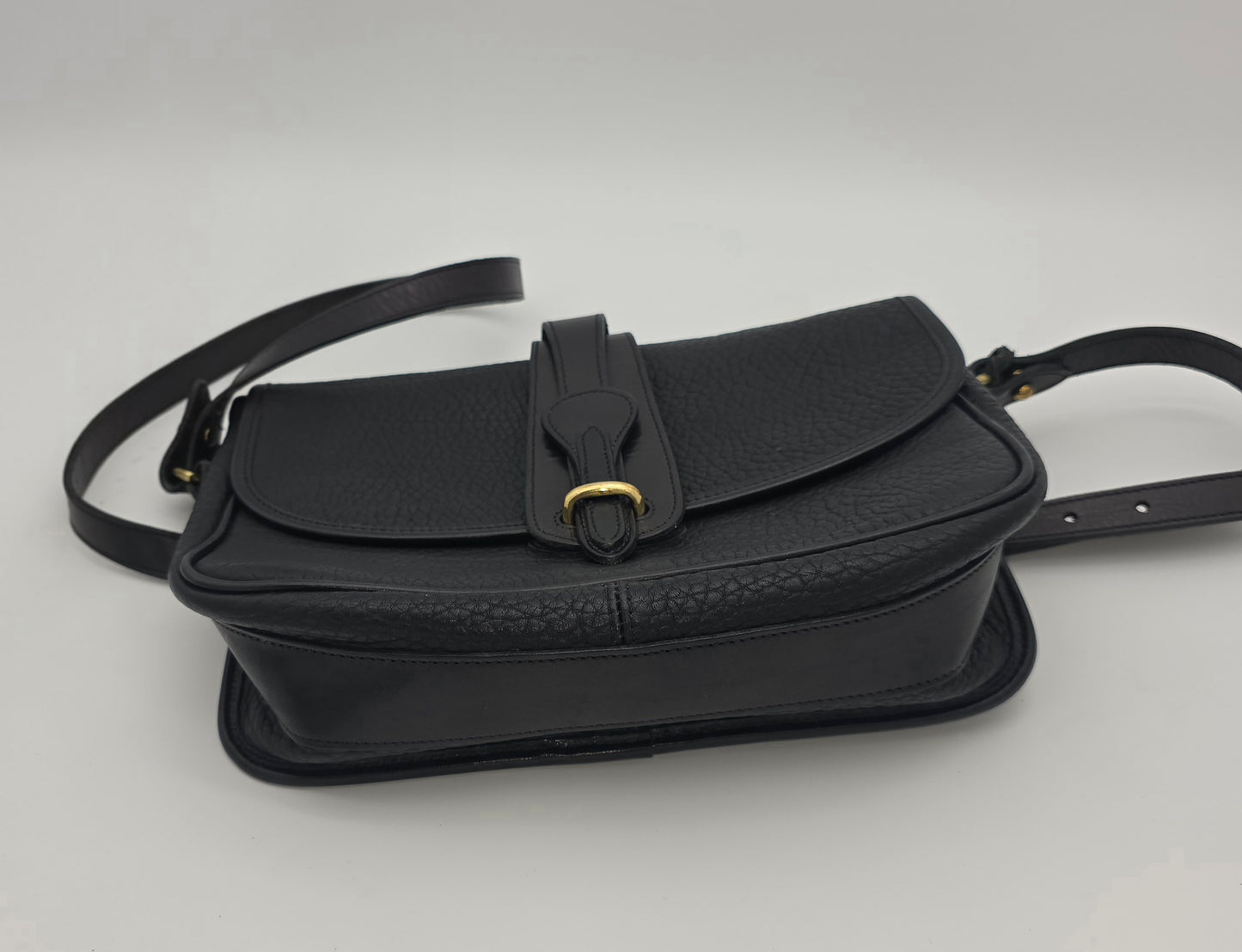 Vintage Dooney & Bourke All-Weather Leather Duck Crossbody – Black