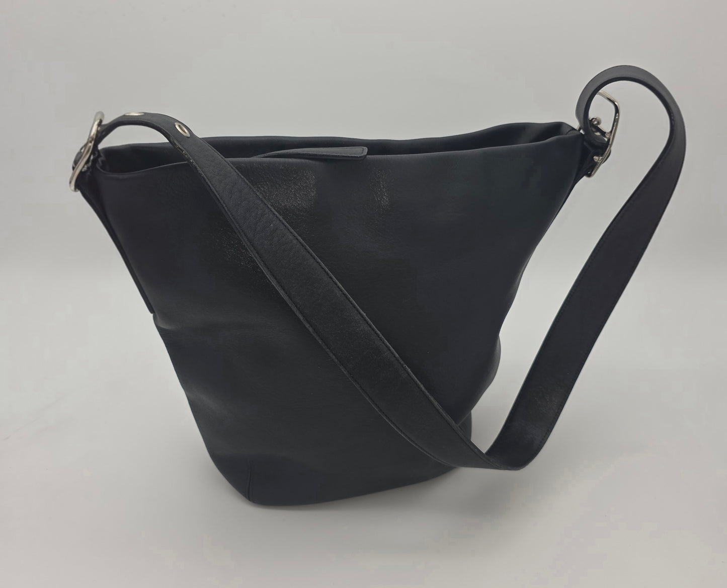 Vintage Coach Y2K Black Leather Bucket Bag – Silver Hardware