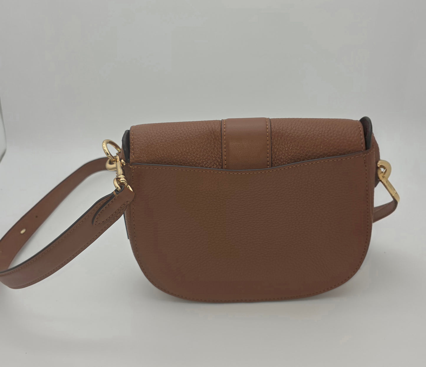 Coach Saddle Bag with Horse and Carriage – Camel Pebbled Leather