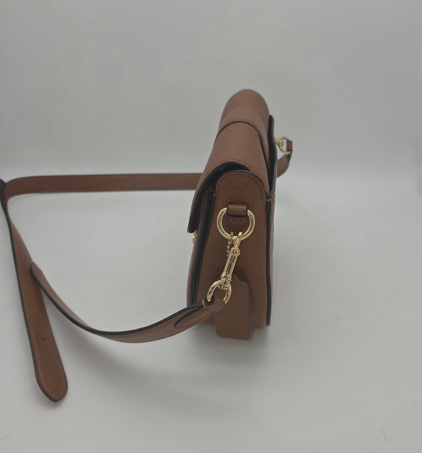 Coach Saddle Bag with Horse and Carriage – Camel Pebbled Leather